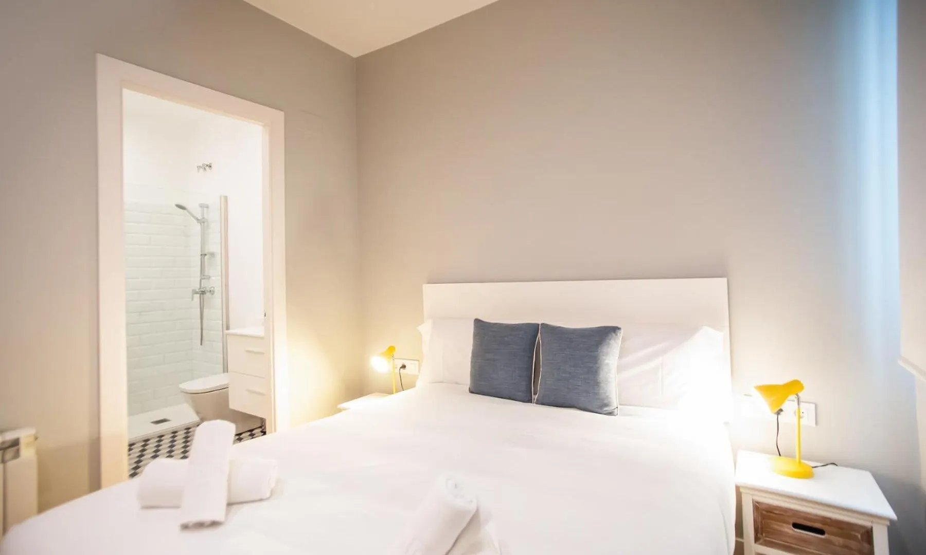 44Mal1084- Bright 2Br Apartment バルセロナ