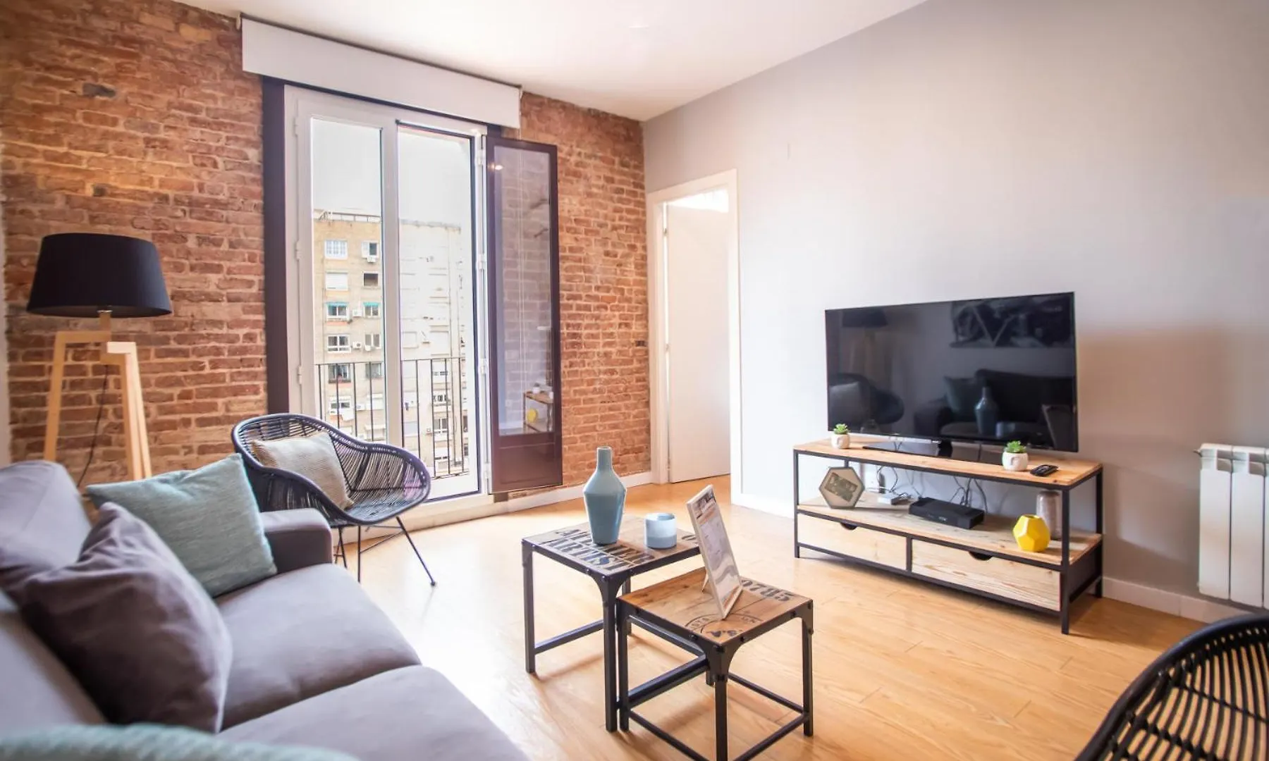 44Mal1084- Bright 2Br Apartment バルセロナ