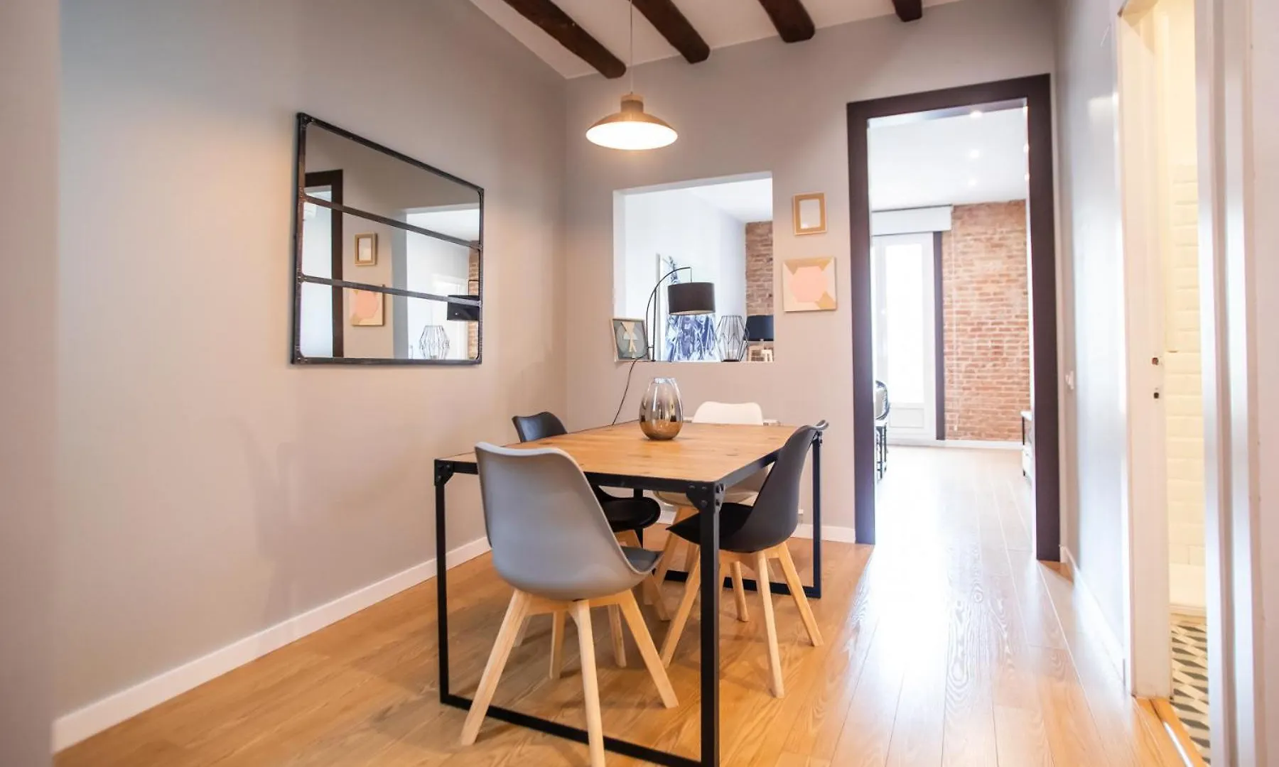 44Mal1084- Bright 2Br Apartment バルセロナ