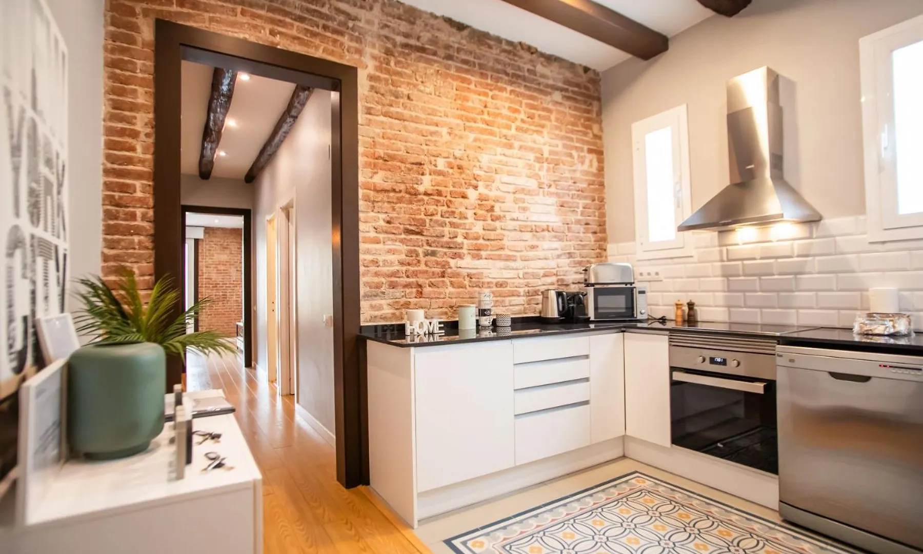 44Mal1084- Bright 2Br Apartment バルセロナ