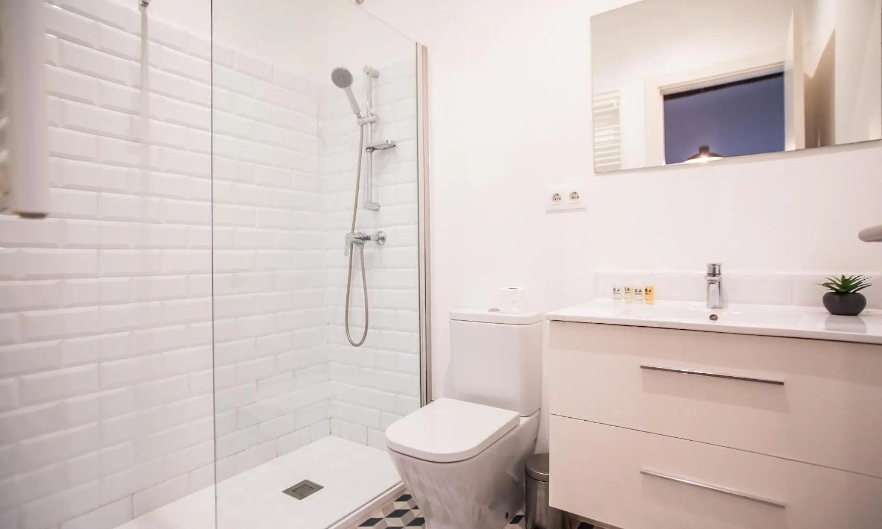 44Mal1084- Bright 2Br Apartment バルセロナ